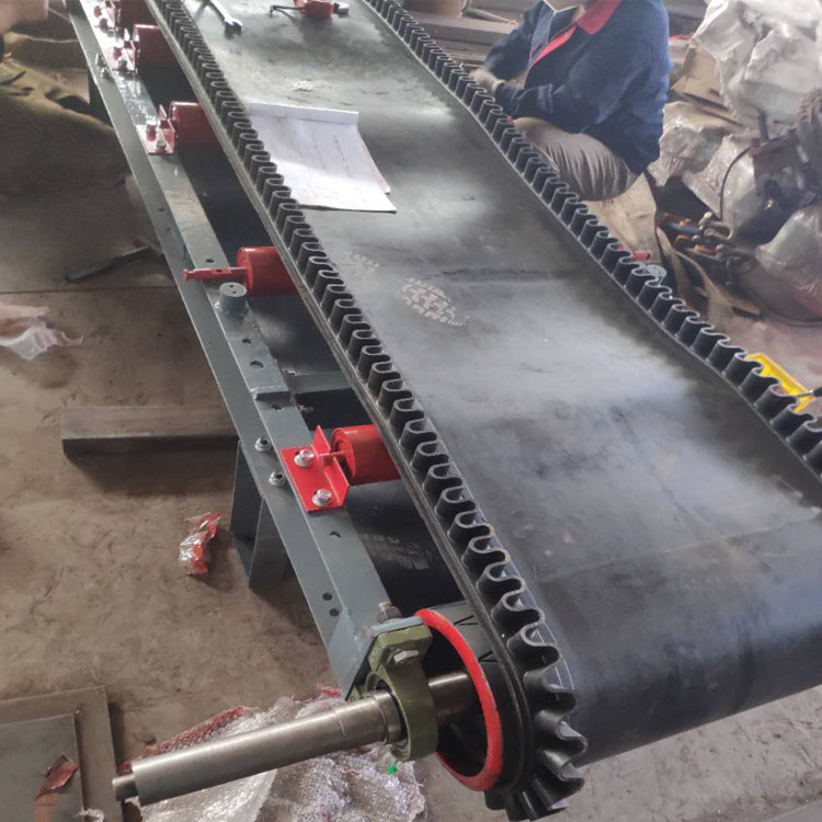 裙邊皮帶給料機帶稱重系統廠家