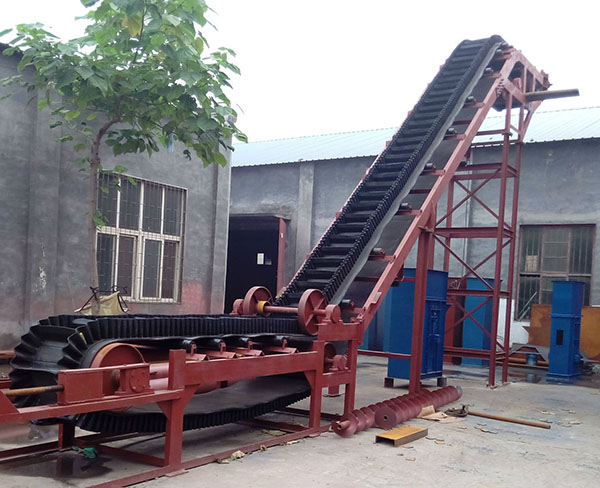 DJ大傾角皮帶式輸送機 DJ大傾角皮帶式輸送機