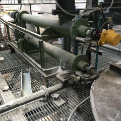 兩組稱重式螺旋給料機(jī)